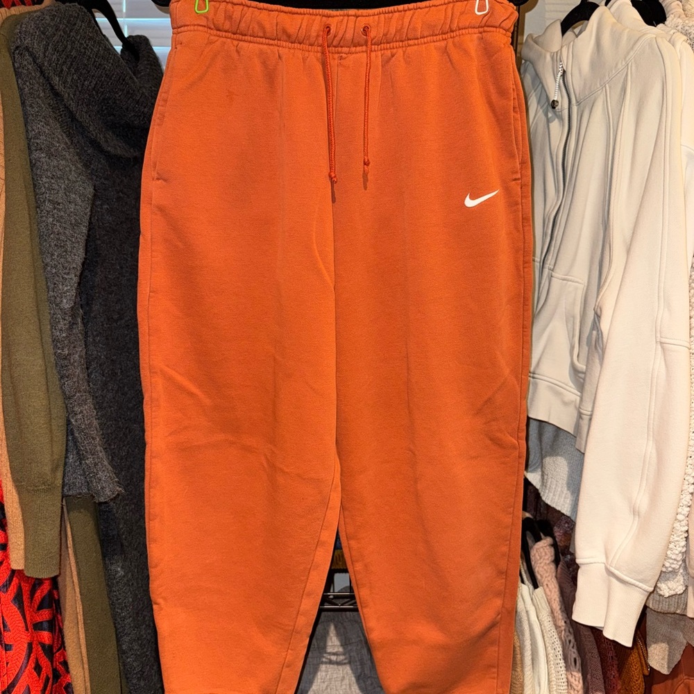Nike Oversized Burnt Orange Sweatpants - Medium
